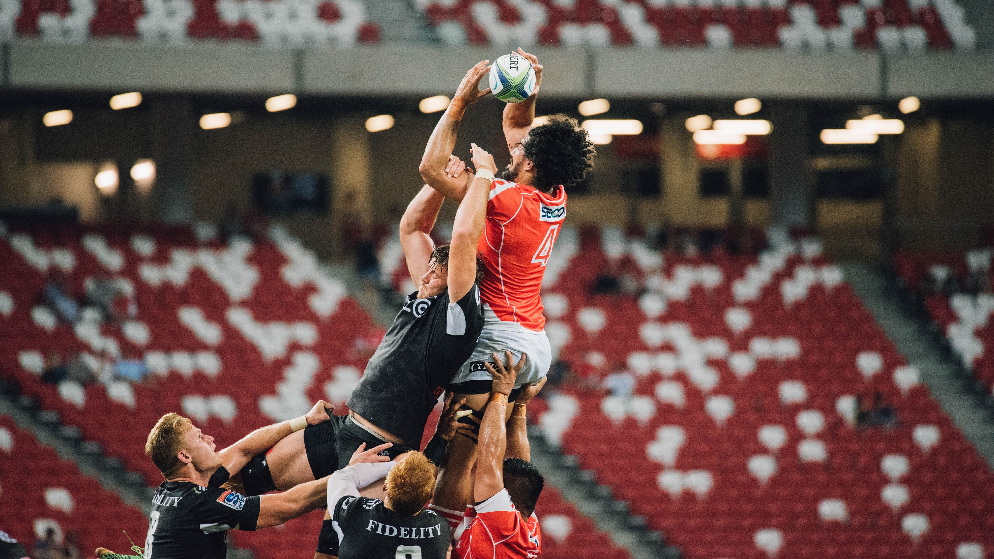 逆境“硬汉”演绎体育精神,永不停歇!